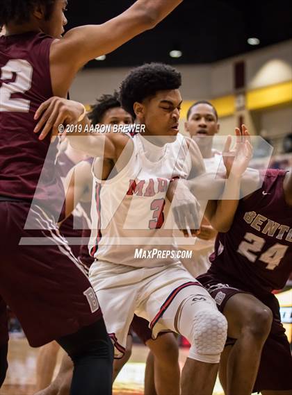 Thumbnail 2 in Marion vs. Benton (AAA 5A 1st Round Playoff) photogallery.