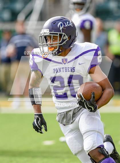 Thumbnail 2 in Lone Star vs. Lufkin (UIL 5A D1 Area) photogallery.