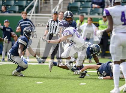 Thumbnail 1 in Lone Star vs. Lufkin (UIL 5A D1 Area) photogallery.