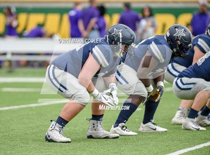 Thumbnail 2 in Lone Star vs. Lufkin (UIL 5A D1 Area) photogallery.