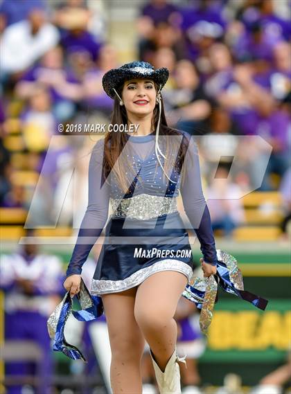 Thumbnail 2 in Lone Star vs. Lufkin (UIL 5A D1 Area) photogallery.