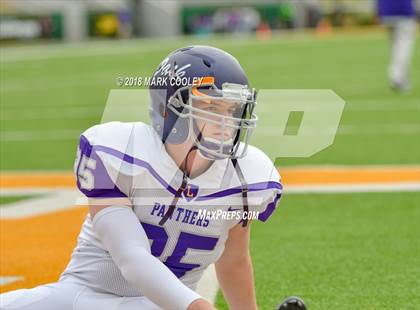Thumbnail 1 in Lone Star vs. Lufkin (UIL 5A D1 Area) photogallery.