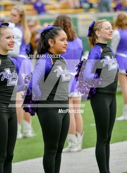Thumbnail 2 in Lone Star vs. Lufkin (UIL 5A D1 Area) photogallery.