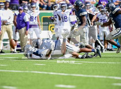 Thumbnail 2 in Lone Star vs. Lufkin (UIL 5A D1 Area) photogallery.