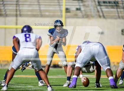 Thumbnail 1 in Lone Star vs. Lufkin (UIL 5A D1 Area) photogallery.
