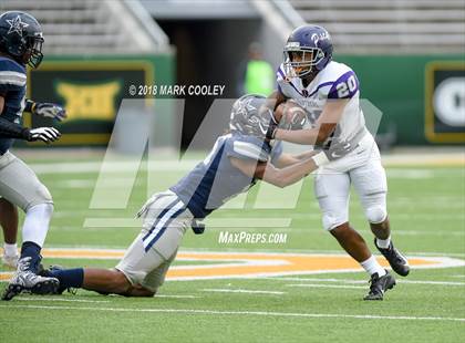 Thumbnail 2 in Lone Star vs. Lufkin (UIL 5A D1 Area) photogallery.