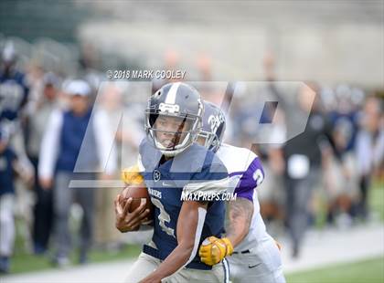 Thumbnail 1 in Lone Star vs. Lufkin (UIL 5A D1 Area) photogallery.