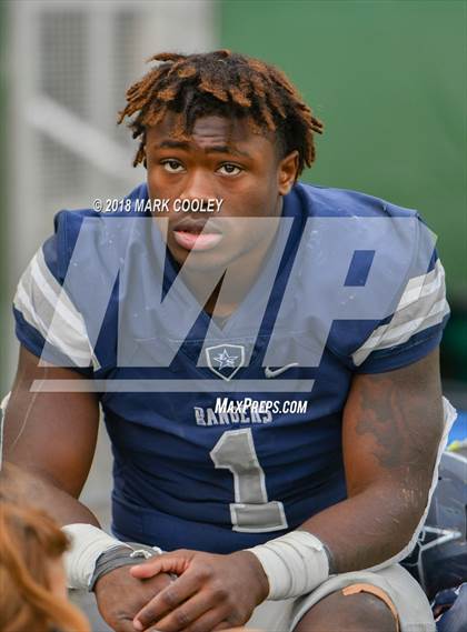 Thumbnail 1 in Lone Star vs. Lufkin (UIL 5A D1 Area) photogallery.