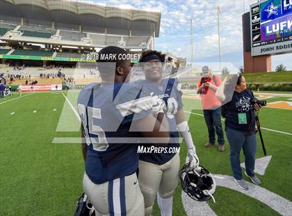 Thumbnail 2 in Lone Star vs. Lufkin (UIL 5A D1 Area) photogallery.
