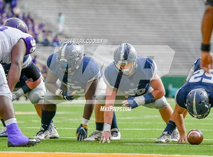 Thumbnail 2 in Lone Star vs. Lufkin (UIL 5A D1 Area) photogallery.
