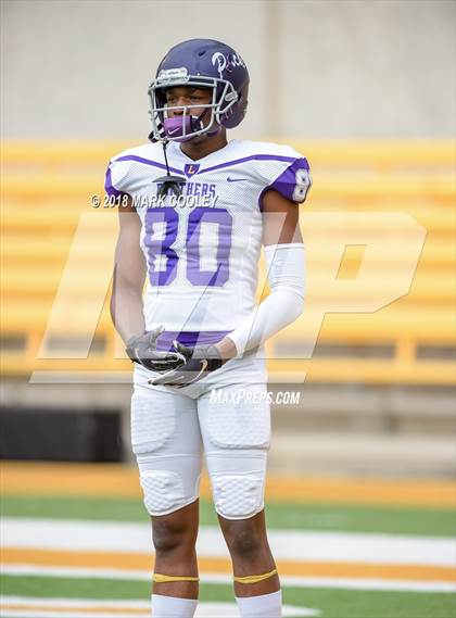 Thumbnail 3 in Lone Star vs. Lufkin (UIL 5A D1 Area) photogallery.