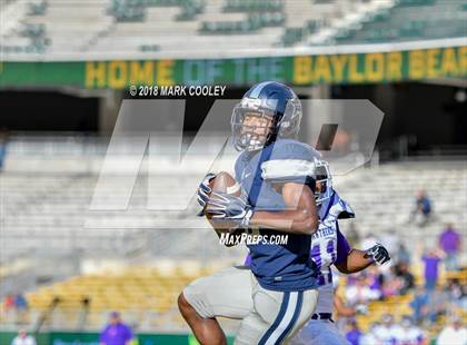Thumbnail 2 in Lone Star vs. Lufkin (UIL 5A D1 Area) photogallery.