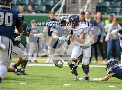 Thumbnail 1 in Lone Star vs. Lufkin (UIL 5A D1 Area) photogallery.