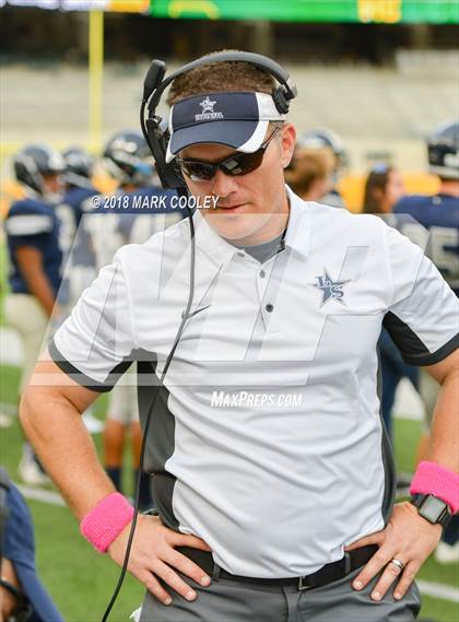 Thumbnail 3 in Lone Star vs. Lufkin (UIL 5A D1 Area) photogallery.