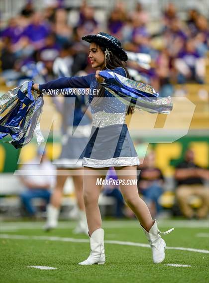 Thumbnail 2 in Lone Star vs. Lufkin (UIL 5A D1 Area) photogallery.