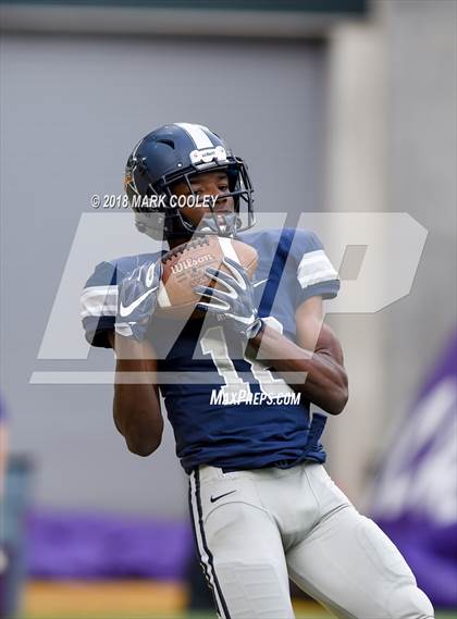 Thumbnail 1 in Lone Star vs. Lufkin (UIL 5A D1 Area) photogallery.