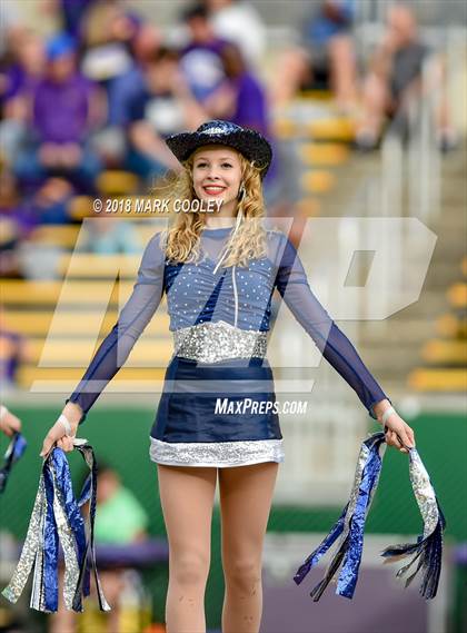 Thumbnail 2 in Lone Star vs. Lufkin (UIL 5A D1 Area) photogallery.