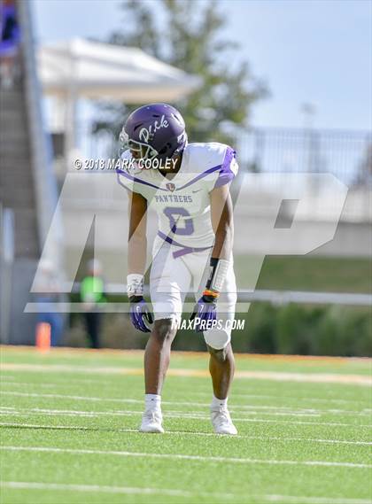 Thumbnail 3 in Lone Star vs. Lufkin (UIL 5A D1 Area) photogallery.