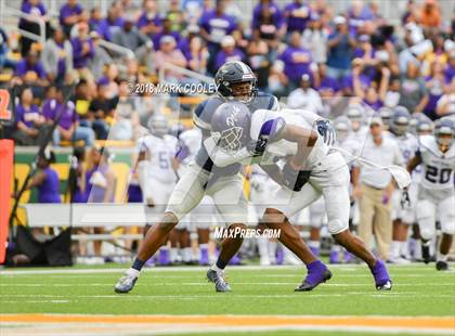 Thumbnail 1 in Lone Star vs. Lufkin (UIL 5A D1 Area) photogallery.