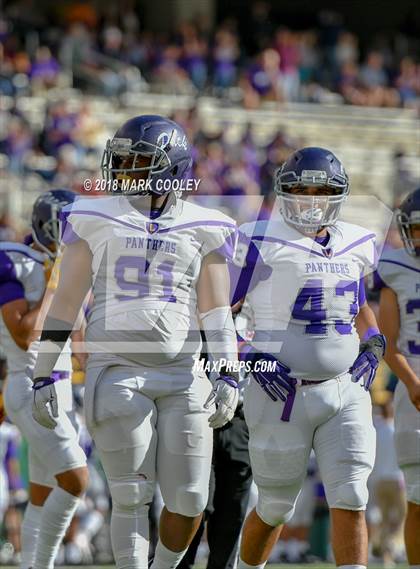 Thumbnail 2 in Lone Star vs. Lufkin (UIL 5A D1 Area) photogallery.