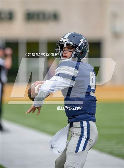 Thumbnail 2 in Lone Star vs. Lufkin (UIL 5A D1 Area) photogallery.
