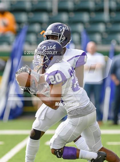 Thumbnail 2 in Lone Star vs. Lufkin (UIL 5A D1 Area) photogallery.