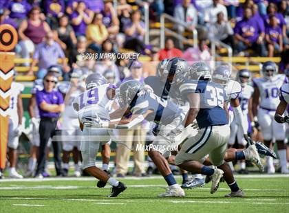 Thumbnail 2 in Lone Star vs. Lufkin (UIL 5A D1 Area) photogallery.