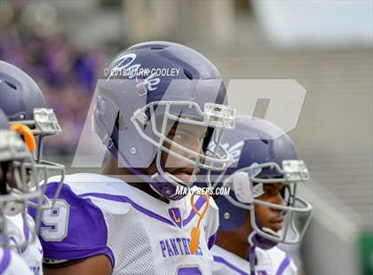 Thumbnail 3 in Lone Star vs. Lufkin (UIL 5A D1 Area) photogallery.