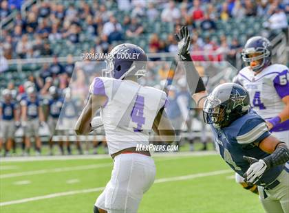 Thumbnail 2 in Lone Star vs. Lufkin (UIL 5A D1 Area) photogallery.