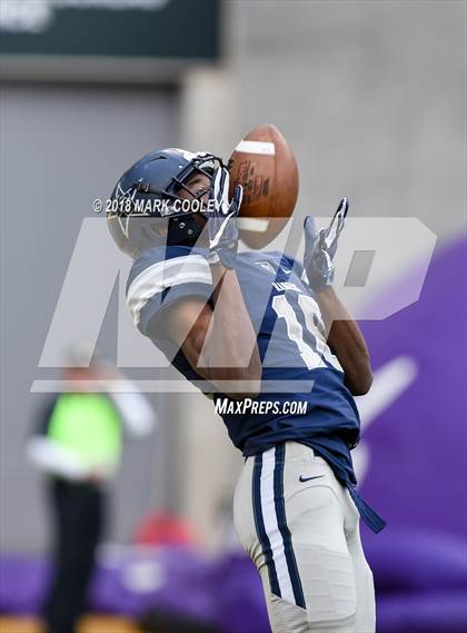 Thumbnail 2 in Lone Star vs. Lufkin (UIL 5A D1 Area) photogallery.