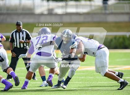 Thumbnail 3 in Lone Star vs. Lufkin (UIL 5A D1 Area) photogallery.