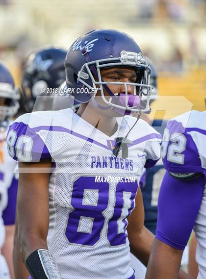 Thumbnail 3 in Lone Star vs. Lufkin (UIL 5A D1 Area) photogallery.