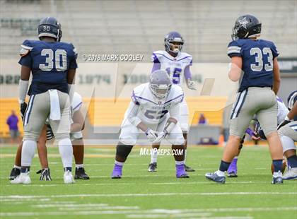 Thumbnail 2 in Lone Star vs. Lufkin (UIL 5A D1 Area) photogallery.