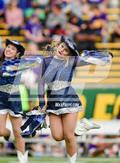 Thumbnail 1 in Lone Star vs. Lufkin (UIL 5A D1 Area) photogallery.