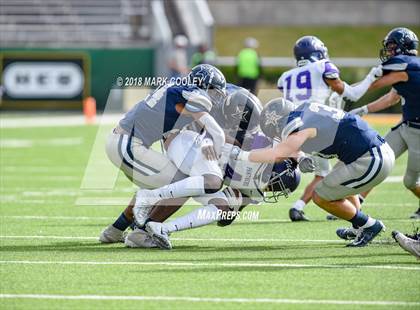 Thumbnail 1 in Lone Star vs. Lufkin (UIL 5A D1 Area) photogallery.