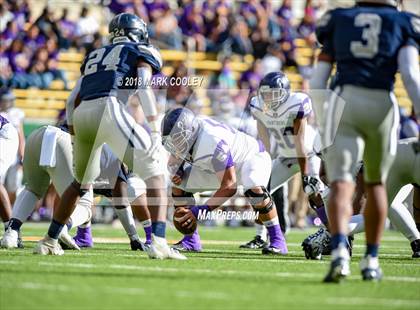 Thumbnail 1 in Lone Star vs. Lufkin (UIL 5A D1 Area) photogallery.