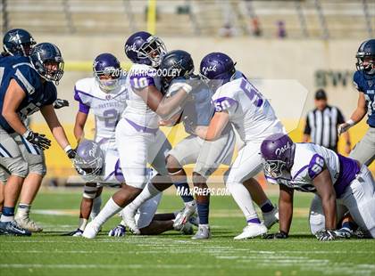 Thumbnail 1 in Lone Star vs. Lufkin (UIL 5A D1 Area) photogallery.