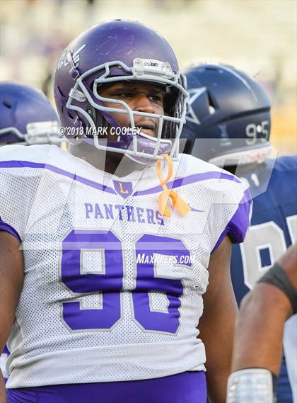 Thumbnail 2 in Lone Star vs. Lufkin (UIL 5A D1 Area) photogallery.