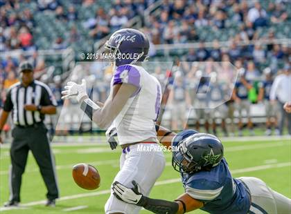 Thumbnail 1 in Lone Star vs. Lufkin (UIL 5A D1 Area) photogallery.