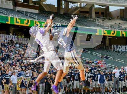 Thumbnail 3 in Lone Star vs. Lufkin (UIL 5A D1 Area) photogallery.