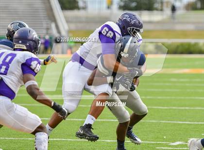 Thumbnail 3 in Lone Star vs. Lufkin (UIL 5A D1 Area) photogallery.