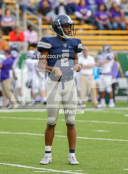 Thumbnail 2 in Lone Star vs. Lufkin (UIL 5A D1 Area) photogallery.