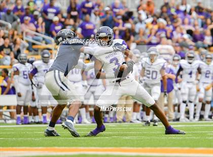 Thumbnail 1 in Lone Star vs. Lufkin (UIL 5A D1 Area) photogallery.