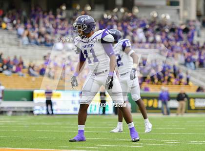 Thumbnail 2 in Lone Star vs. Lufkin (UIL 5A D1 Area) photogallery.