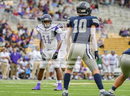Thumbnail 3 in Lone Star vs. Lufkin (UIL 5A D1 Area) photogallery.