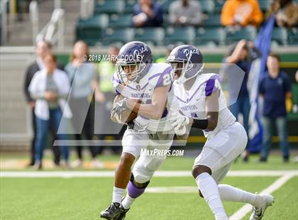 Thumbnail 3 in Lone Star vs. Lufkin (UIL 5A D1 Area) photogallery.