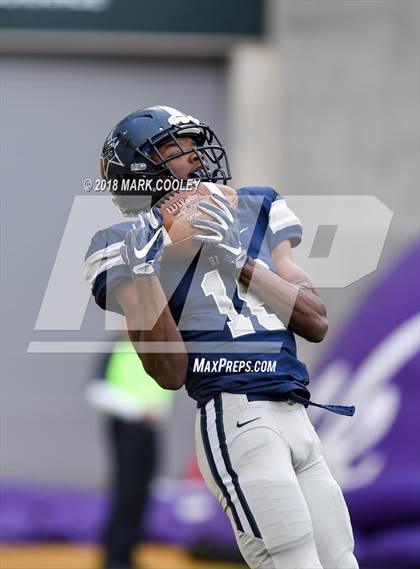 Thumbnail 3 in Lone Star vs. Lufkin (UIL 5A D1 Area) photogallery.