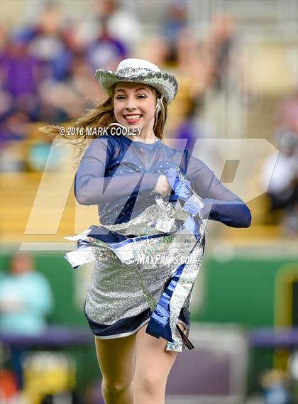 Thumbnail 2 in Lone Star vs. Lufkin (UIL 5A D1 Area) photogallery.