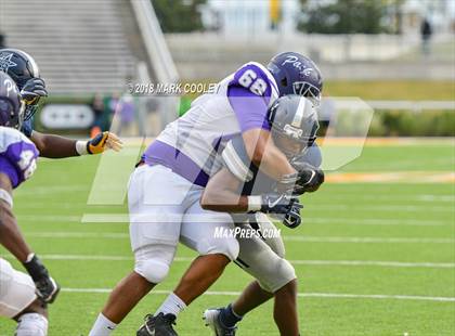 Thumbnail 2 in Lone Star vs. Lufkin (UIL 5A D1 Area) photogallery.