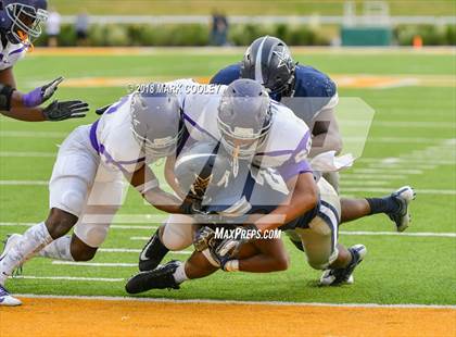 Thumbnail 2 in Lone Star vs. Lufkin (UIL 5A D1 Area) photogallery.